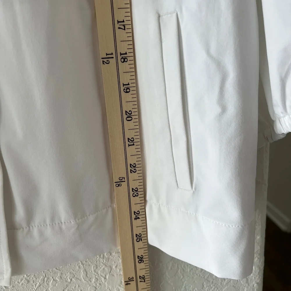 Chico's Zenergy White Embroidered Sleeve Zip Jacket Size 2 L 12/14 Athleisure